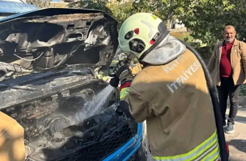 Hatay'da Yolcu Minibüsünde çıkan Yangın Söndürüldü