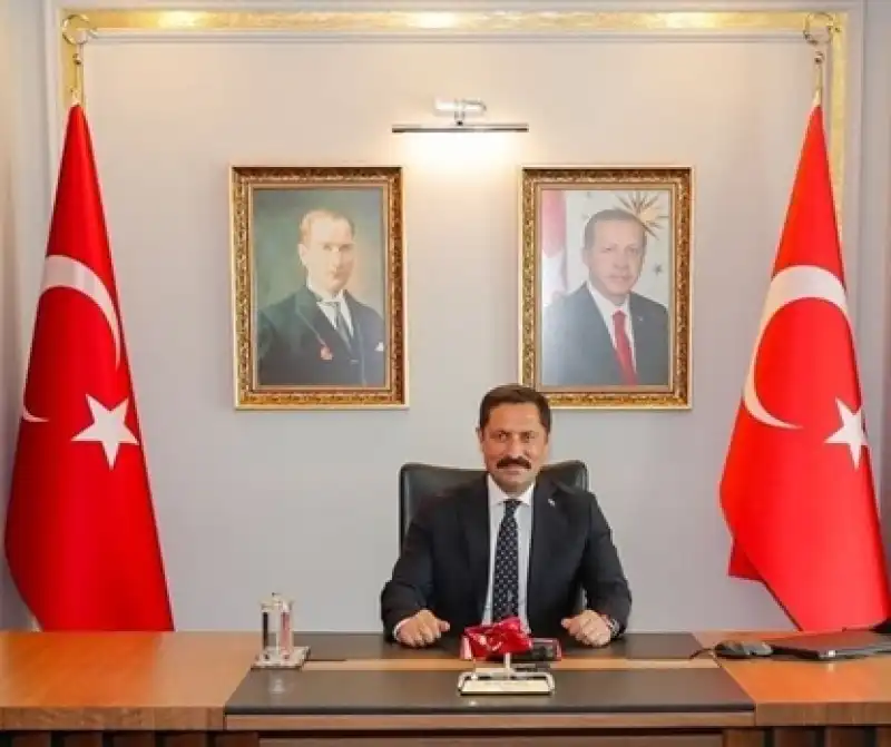 Masatlı: Öğretmen, Sadece Bilgiyi Öğreten Değil!