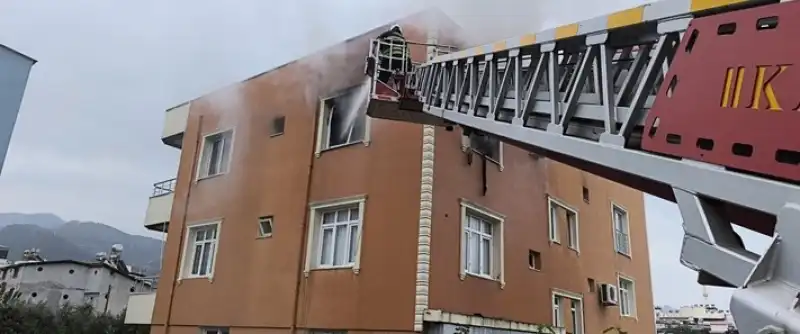 Dörtyol Ilçesinde Evde çıkan Yangın Söndürüldü