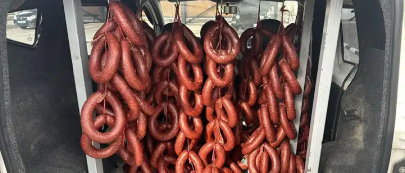 Hatay'da üretim Izin Belgesi Ve Faturası Bulunmayan 120 Kilogram Sucuğa El Konuldu