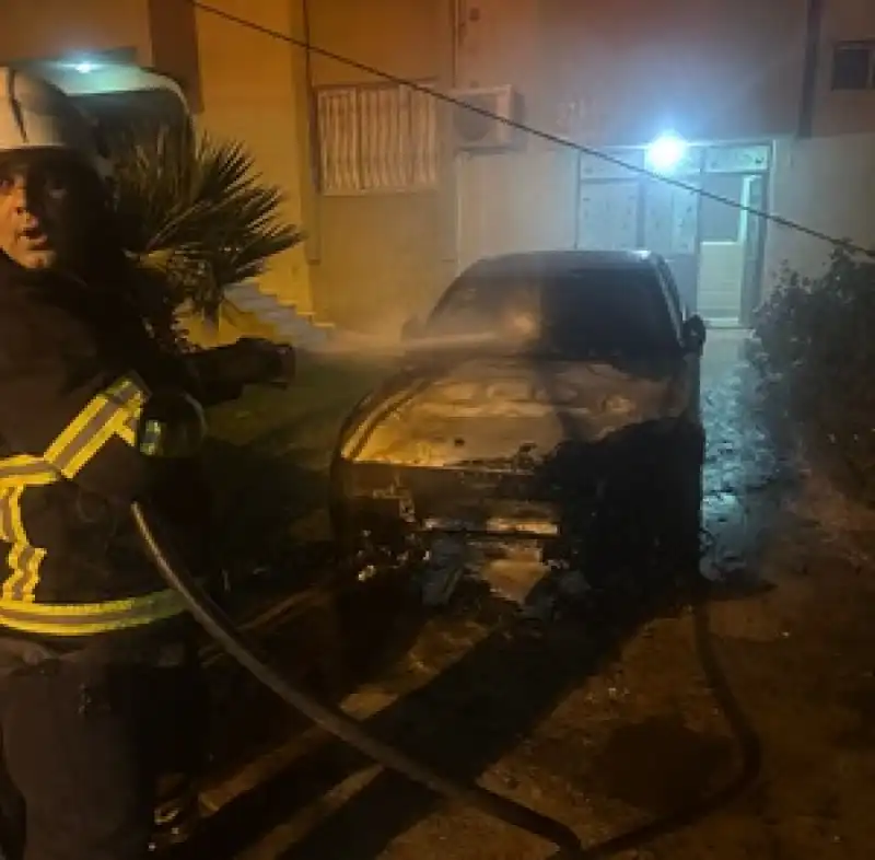 Reyhanlı'da Park Halindeki Otomobil Yandı