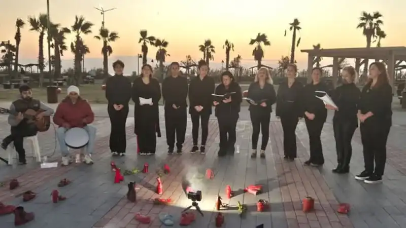 Kırmızı Ayakkabılarla Çığlık: ‘Kadına Şiddete Hayır’