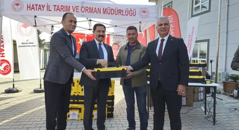 Hatay'da Depremzede 70 üreticiye Keçi Ve Koyun Kırpma Makinesi Dağıtıldı