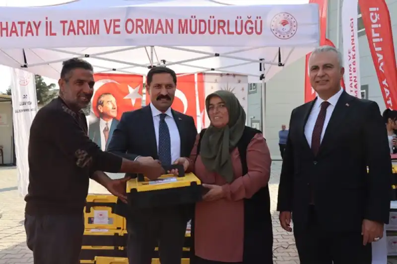 Hatay'da Depremzede 70 üreticiye Keçi Ve Koyun Kırpma Makinesi Dağıtıldı