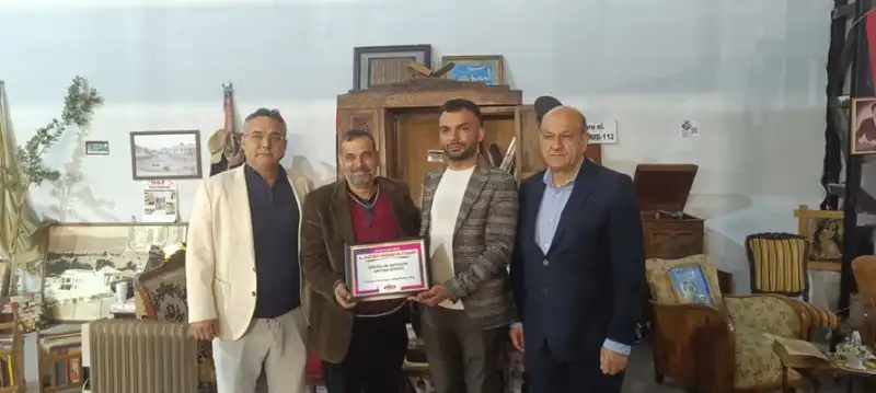 Mobilya Fuarında Geçmişe Yolculuk: Nostaljik Dükkan Büyüledi