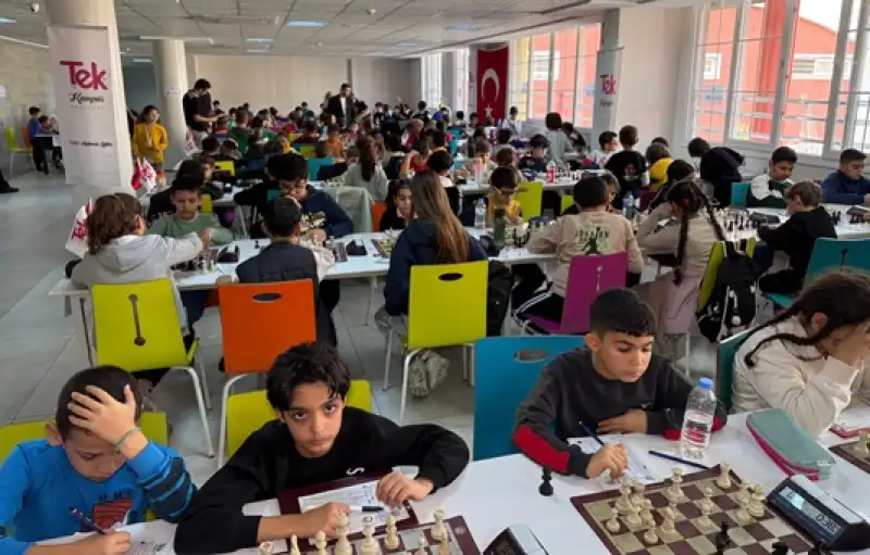 Hatay’ın En Geniş Katılımlı Satranç Turnuvası Tek Kampüs Okullarında Gerçekleştirildi