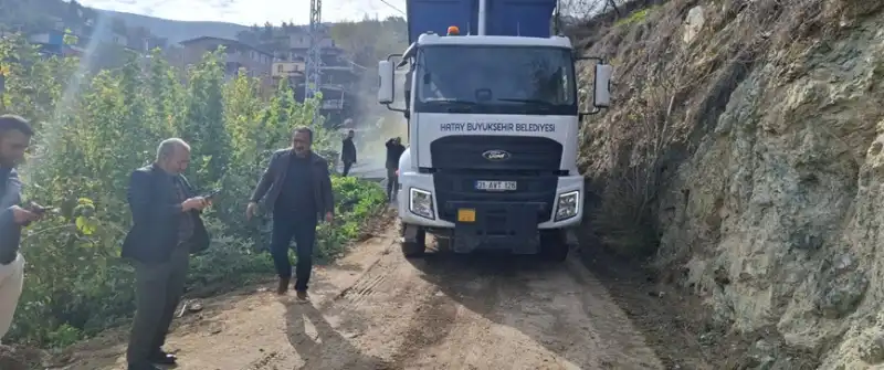 Belen Ötençay Mahallesinde 300 Metrelik Yol Asfaltlandı