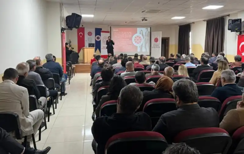 Dezenformasyonla Mücadele Kapsamında  Öğrencilere Farkındalık Eğitimi Verildi