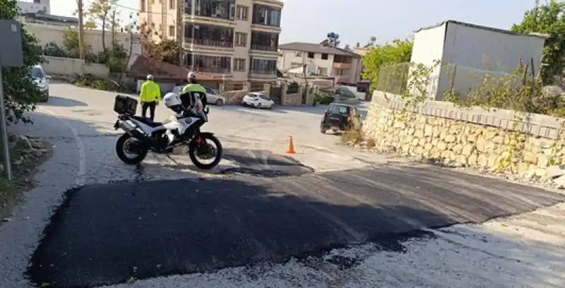 Samandağ'da Yaya Yolu Ve Okul önlerine Kasis Yerleştirildi