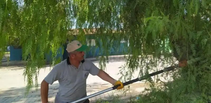 Parklarda çalışmalar Düzenli Olarak Sürdürülüyor