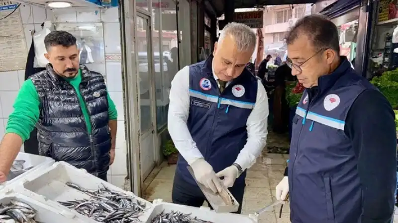 Balıkların Boyunu Ölçtü!!