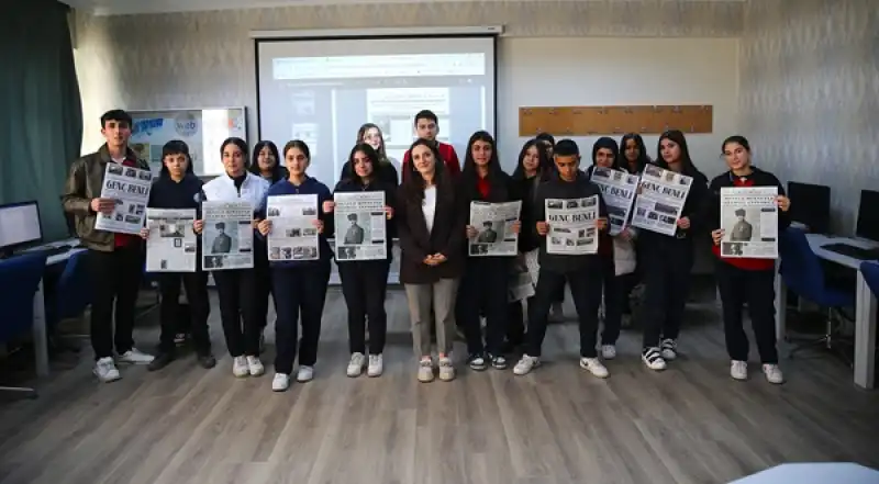 Hatay'da Gazete çıkaran Liseliler Mürekkep Kokusunu Okul Sıralarında Deneyimliyor