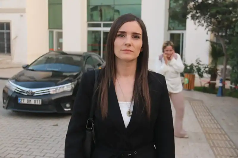 Hatay'da Eşini Bıçakla Yaralayan Sanığa 20 Yıl Hapis Cezası 