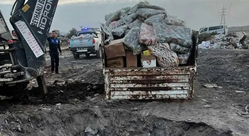 Marketlerde Son Tüketim Tarihi Geçmiş 2 Ton Gıda Ürünü İmha Edildi