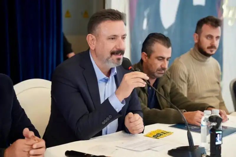 Arsuz Belediye Başkanı Halkın Sorunlarını Dinledi