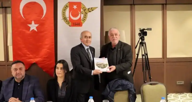 Kalaycıoğlu’ndan Oruç’a “Hatay Halk Bilimi” Kitabı