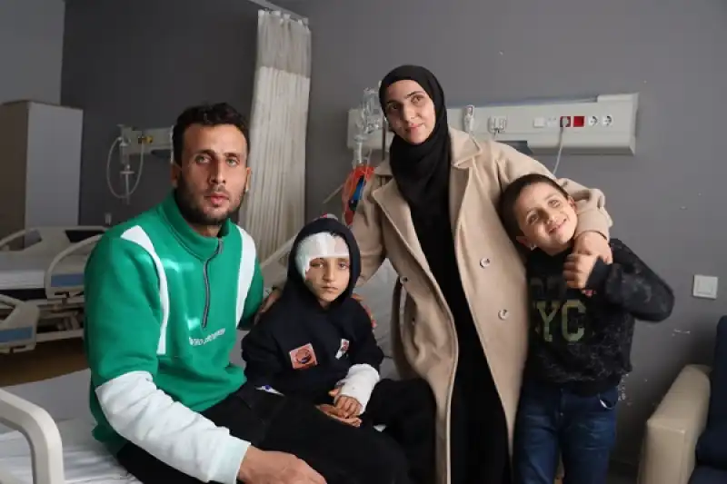 Hatay’da Toprağa Gömülü Halde Bulunan 10 Yaşındaki çocuğun Tedavisi Sürüyor