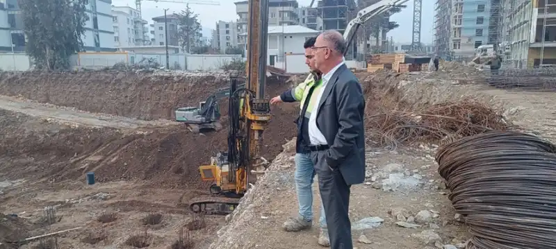 Başkan Yapar, Yeni Hizmet Binası Inşaatını Inceledi