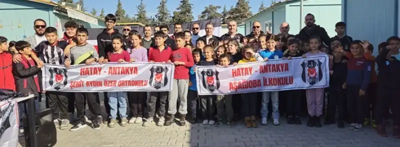 Beşiktaş Gönüllülerinden Hatay'da Depremzede öğrencilere Forma 