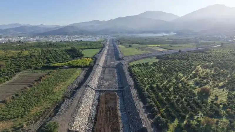 DSİ Hatay’da Alarmda: Dereler Islah Ediliyor, İçme Suyu Güvence Altına Alınıyor