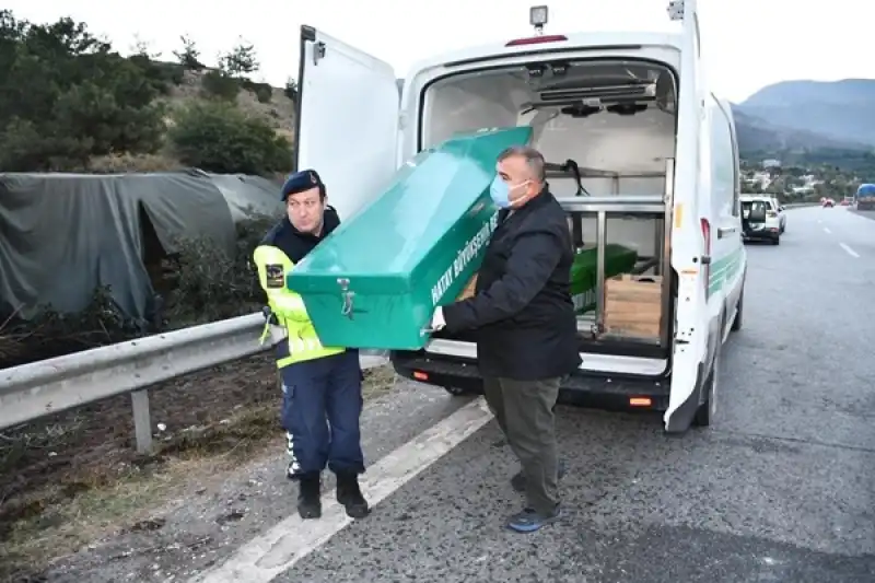 Angus Taşıyan TIR Devrildi, İki Kişi Hayatını Kaybetti!