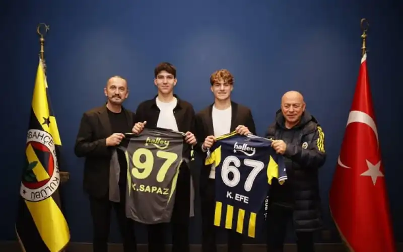 Antakyalı Genç Yetenek Kamil Efe Üregen’e Fenerbahçe’den Profesyonel Sözleşme