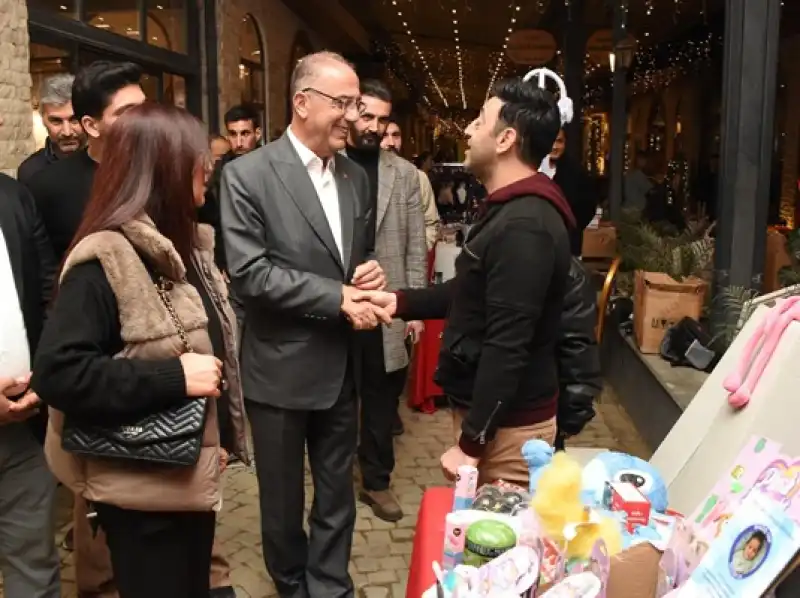 Başkan Yapar, Gastro Yılbaşı Şenliği’nde Vatandaşlarla Bir Araya Geldi 