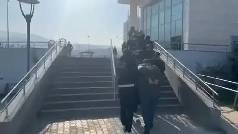 Aranan 5 Şahıs Yakalanarak Cezaevine Gönderildi