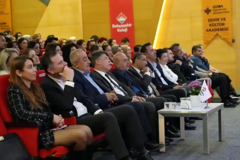 Hataylı Sanatçı Uğur Aslan Önce ‘Hemşerim’ Dedi