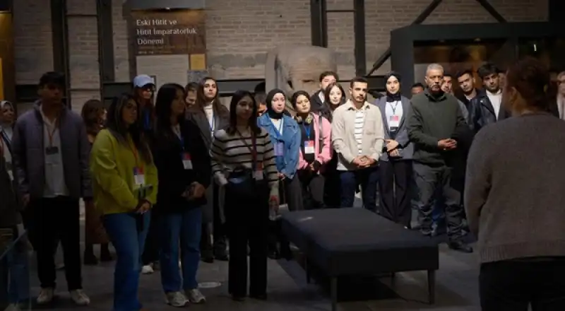 Cumhurbaşkanlığı İletişim Başkanlığı Adana Bölge Müdürlüğü’nden Gençlere Yönelik Konferanslar Ve Müze Gezisi