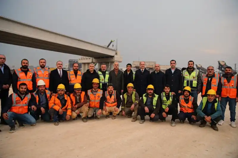 Bakan Uraloğlu, Hatay'da Devam Eden Yol Yapım çalışmalarını Inceledi