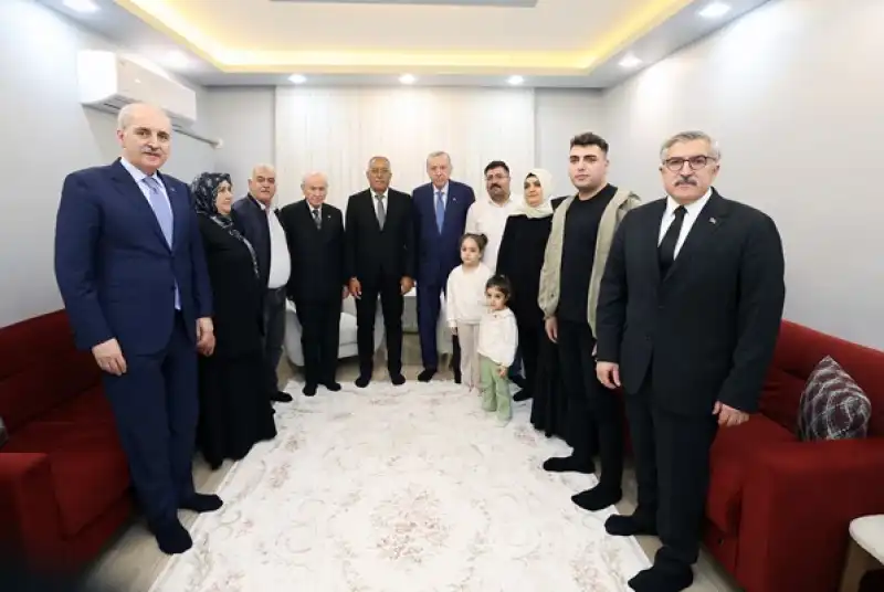 Hatay'da Evlerine Kavuşan Depremzede Aileden Cumhurbaşkanı Erdoğan'a Teşekkür