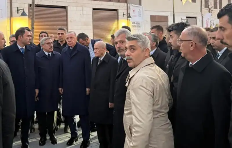 Cumhurbaşkanı Erdoğan Ve Bahçeli, Tarihi Kemalpaşa Caddesinde