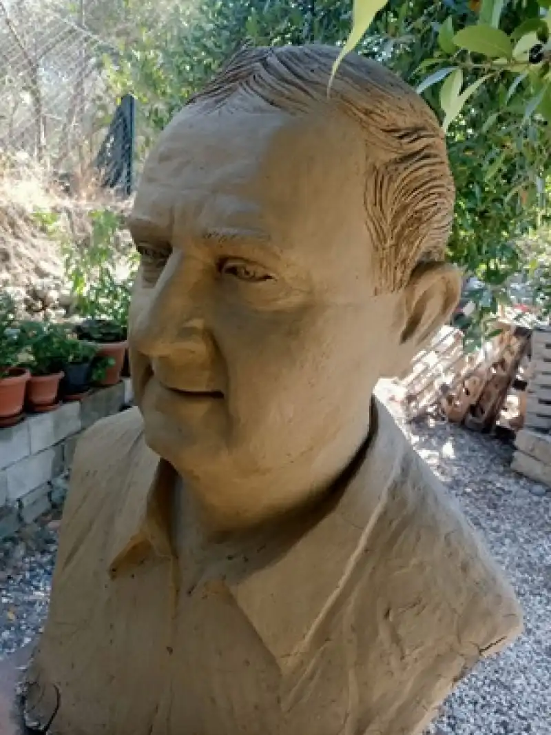 Dr. Adnan Ezelsoy’un Büstü Tamamlandı