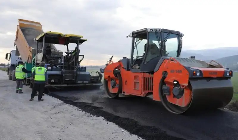Büyükşehir Ovakent Yol Sorununu çözüyor