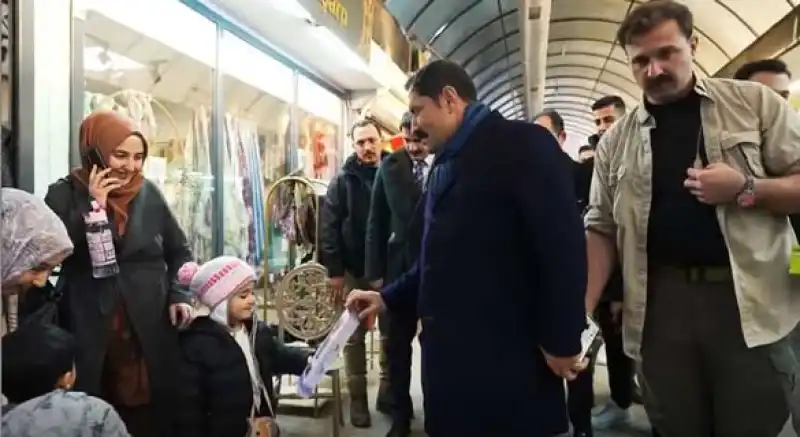 Hatay Valisi Masatlı’dan Tarihi Uzun Çarşı Esnafına Ziyaret
