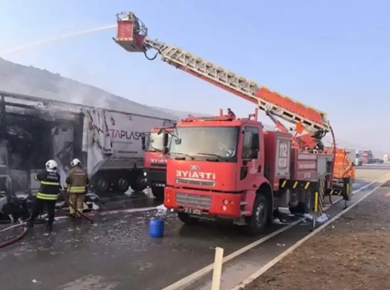 Cilvegözü’nde Tır Yangını!