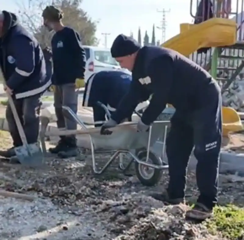 Akçaova Mahallesi’nde Yeni Park çalışmaları