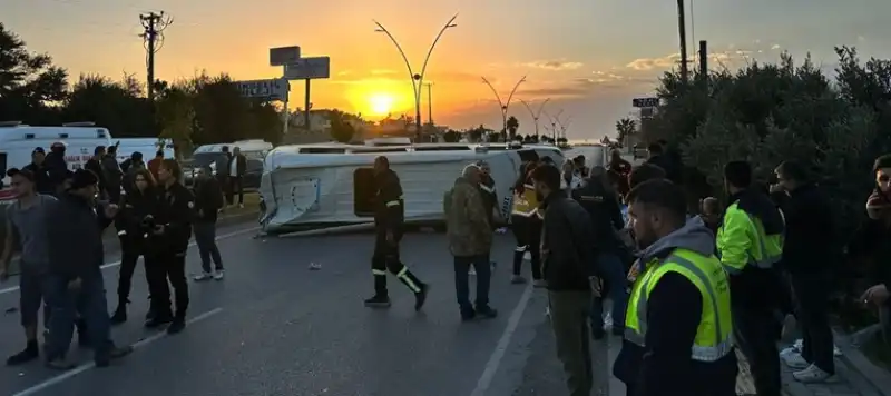 Arsuz Arpaderesi’nde Zincirleme Trafik Kazası: 18 Yaralı