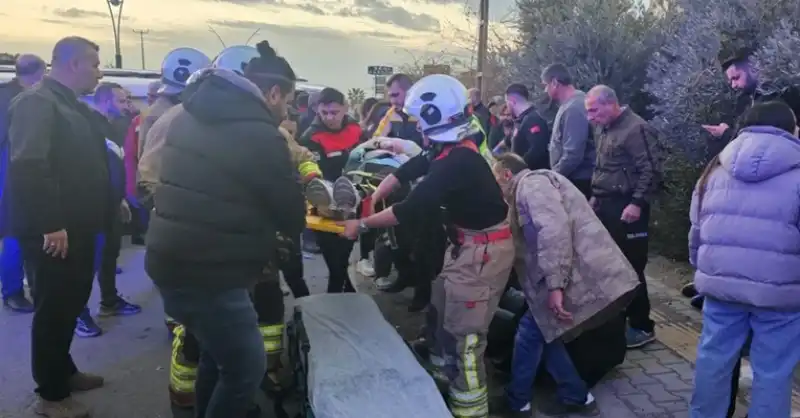 Arsuz Arpaderesi’nde Zincirleme Trafik Kazası: 18 Yaralı