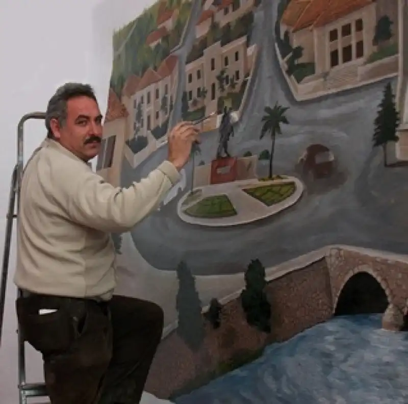 Osman Nar, Antakya’da Duvar Resimlerini Yeniden Canlandırıyor