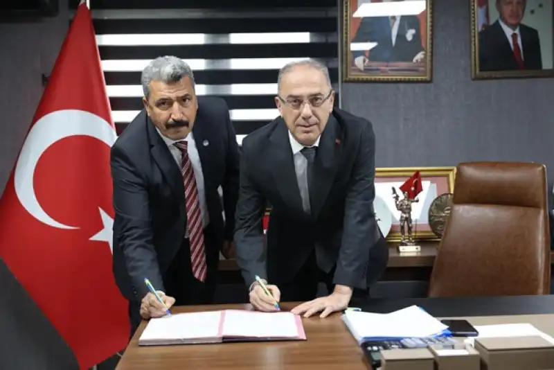 Başkan Yapar, Sosyal Denge Tazminatı Sözleşmesi Imzaladı