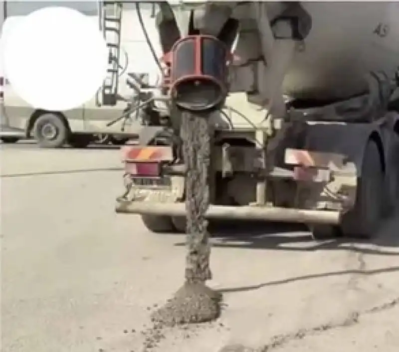 Yola Harç Döken Sürücüye 5 Bin Lira Ceza!