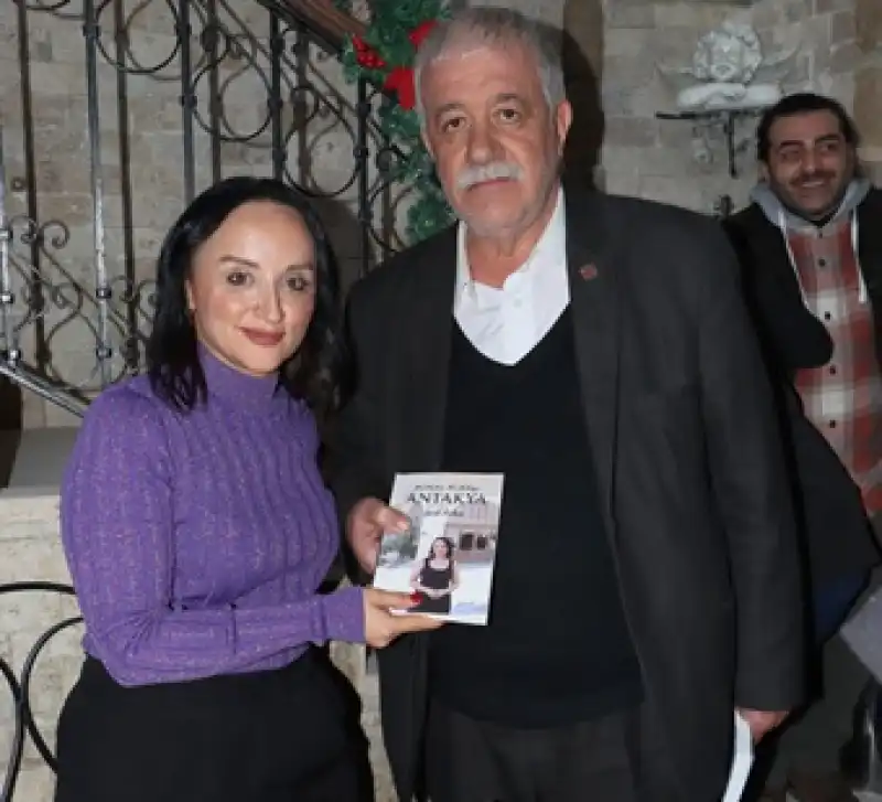 İmza Gününde Anlamlı Kitap Takası