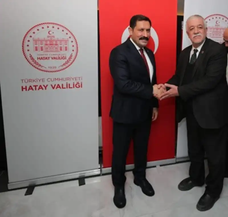 Hatay Valisi Gazetecilerle ‘Bayram’ Kutladı