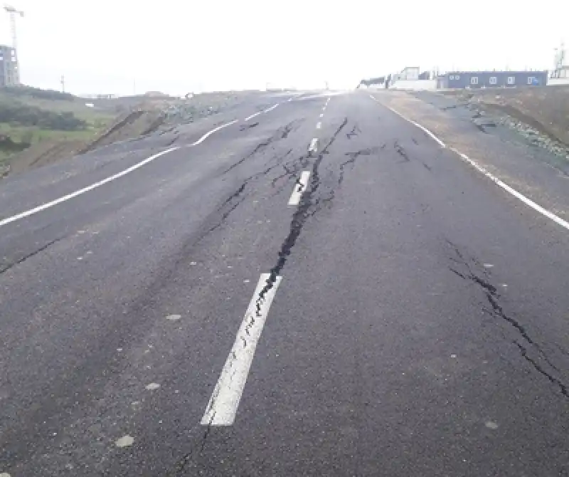 Binaları Yağmur Suyuyla Dolan Vatandaşların İstinat Duvarı Talebi