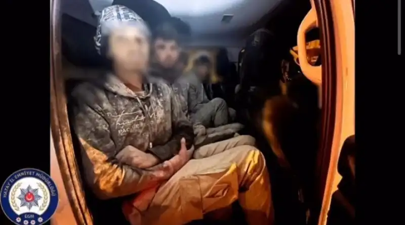 Antakya-Belen Yolunda 8 Kaçak Göçmen Yakalandı 