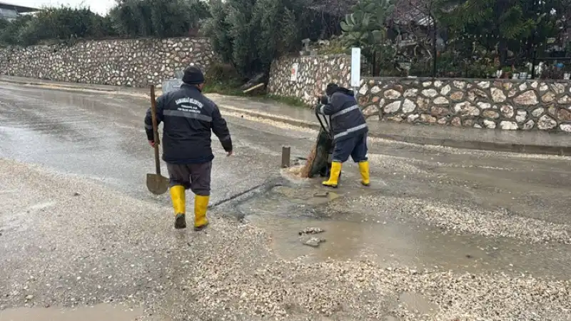 Samandağ Belediyesi Tüm Ekipleriyle Sahada Teyakkuz Halinde.