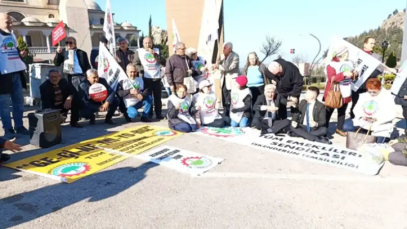 Emeklilerden Sorunlarını Içeren Basın Açıklaması