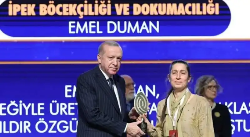 Hatay’ın Sarı İpeğini Emekle Dokuyan İsme Özel Ödül!